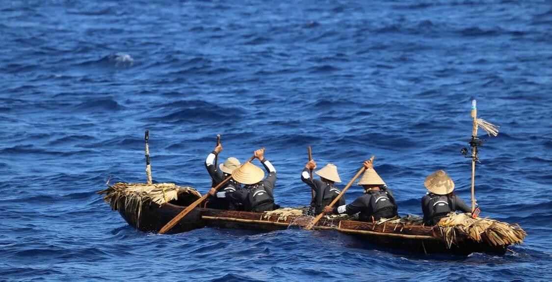 Scientists Use Stones to Build Canoe Like Their Ancestors and Sailed it 140 Miles Across Dangerous Waters