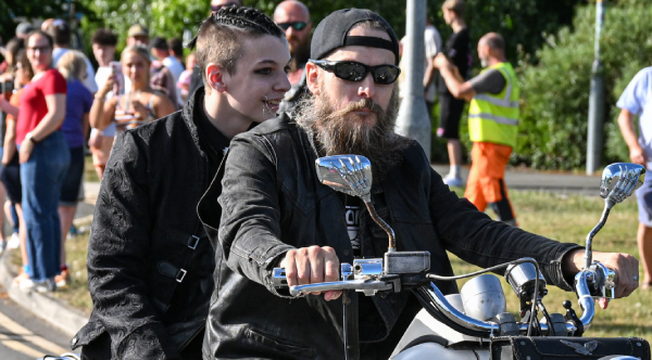 Bullied Teen Escorted To Prom By 1,500 Bikers In Unforgettable Show Of Support