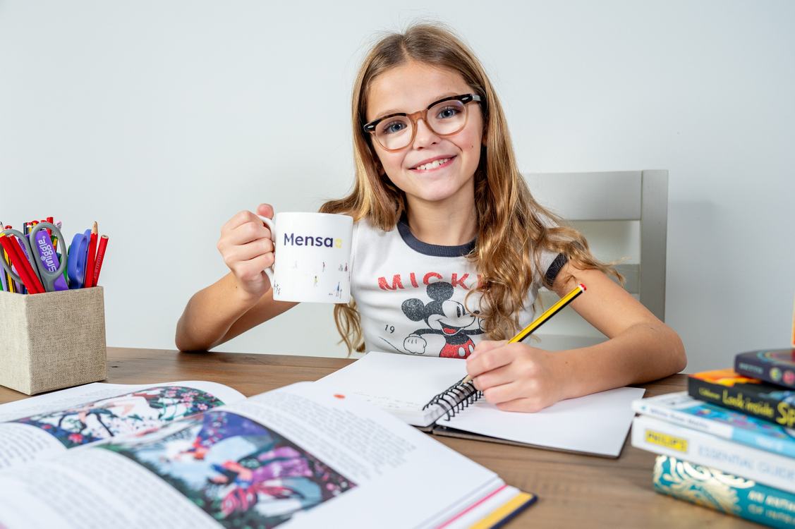 10-Year-old Girl Invited to Join Mensa After Dyslexia Test Revealed She Has Top 1% IQ