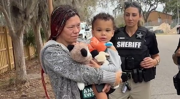 Pit Bull Protects Missing Child Overnight Until Rescuers Arrive