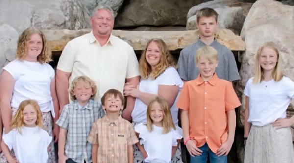 Secret Santa Surprises Idaho Couple Who Adopted Four Siblings After Having Five of Their Own